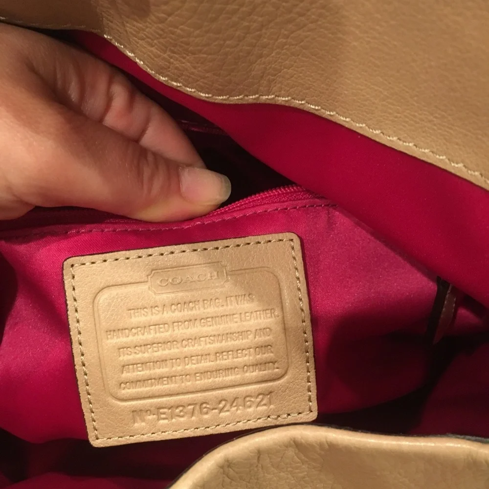 Coach Tan Leather Hobo Shoulder Bag - Picture 3 of 4